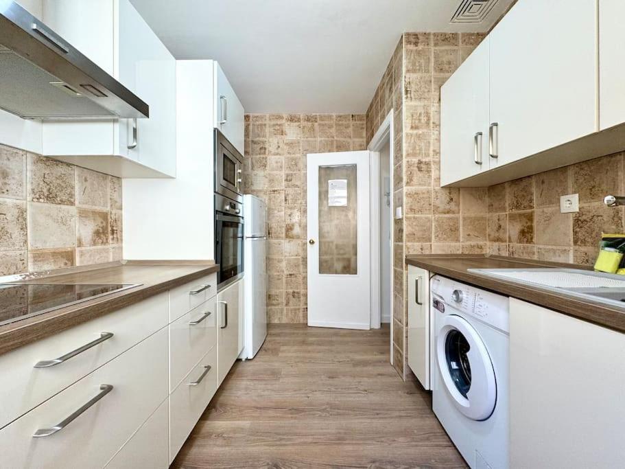 Spacious 3Bd Central Malaga With 2Bh & Ac Esterno foto