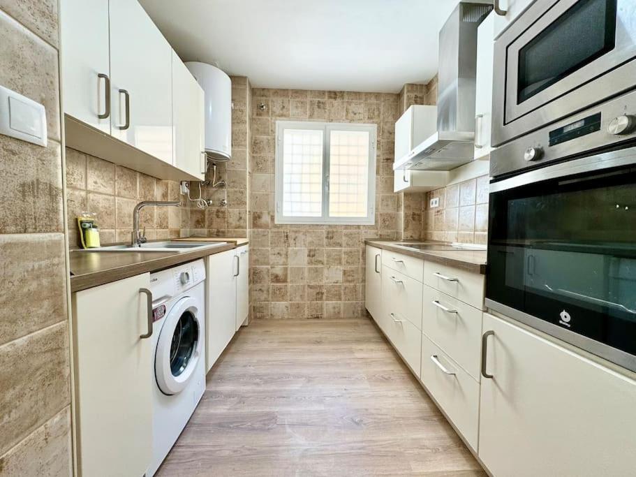 Spacious 3Bd Central Malaga With 2Bh & Ac Esterno foto